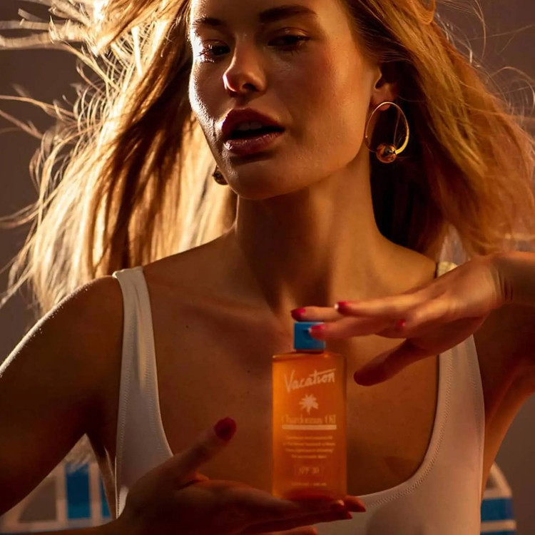 روغن بدن حاوی spf30 مارک Vacation